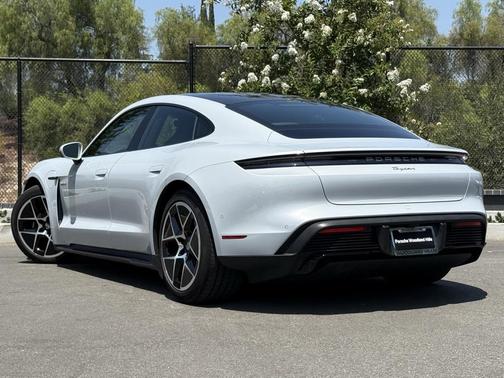 2025 Porsche Taycan