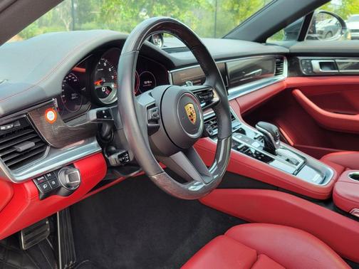 2023 Porsche Panamera 4S