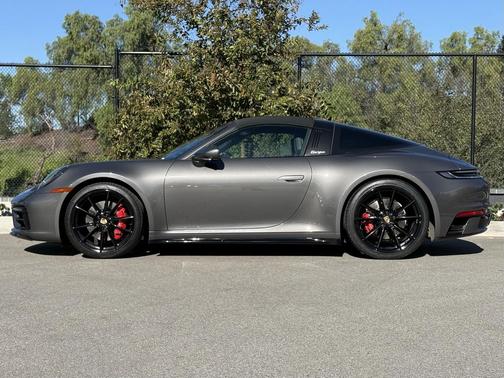 2022 Porsche 911 Targa 4S