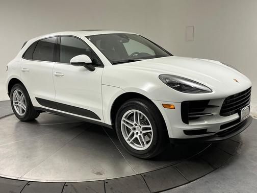 Photo 1 of 32 of 2021 Porsche Macan Base