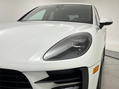 Photo 5 of 32 of 2021 Porsche Macan Base
