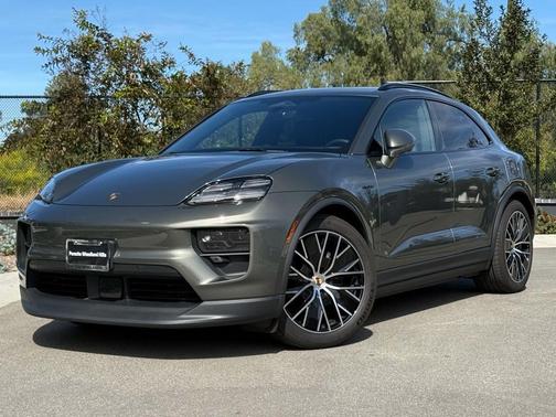 2025 Porsche Macan 4