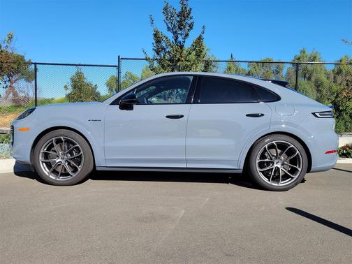 2025 Porsche Cayenne Cayenne Turbo E-Hybrid