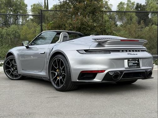 2022 Porsche 911 Turbo S