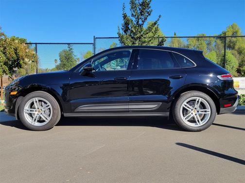 2025 Porsche Macan