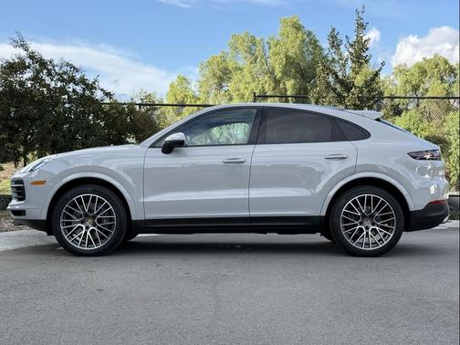 2022 Porsche Cayenne Cayenne
