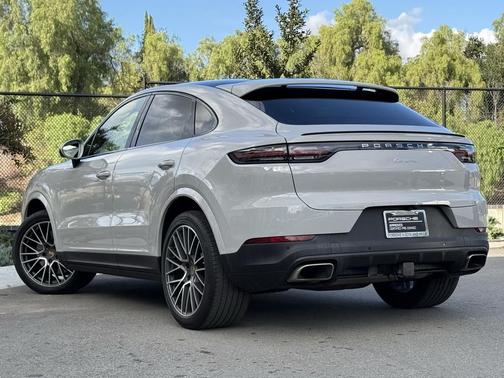 2022 Porsche Cayenne Cayenne