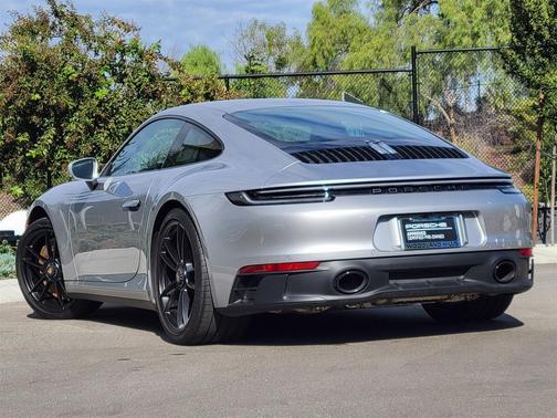 2024 Porsche 911 Carrera 4 GTS