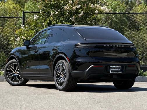 2026 Porsche Macan Macan Electric