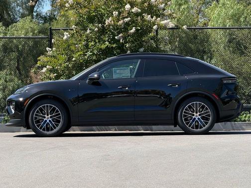 2026 Porsche Macan Macan Electric