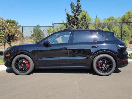 2026 Porsche Cayenne GTS