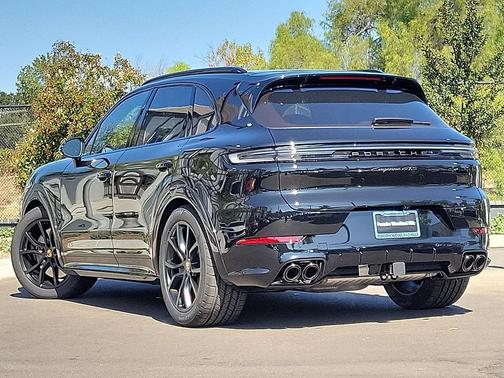 2026 Porsche Cayenne GTS