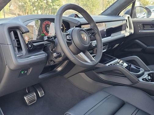 2026 Porsche Cayenne GTS