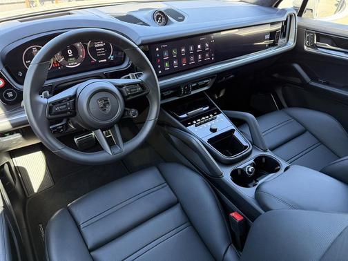 2025 Porsche Cayenne Turbo