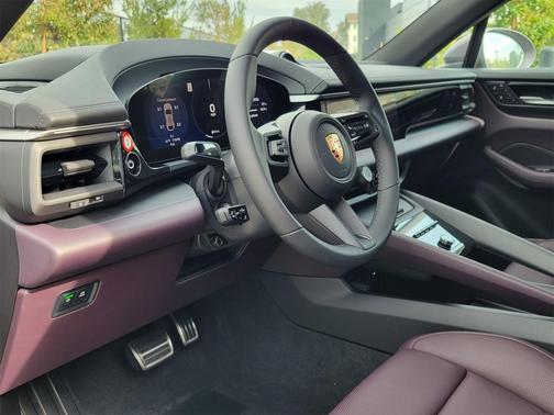 2025 Porsche Macan 4S