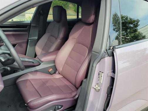 2025 Porsche Macan 4S