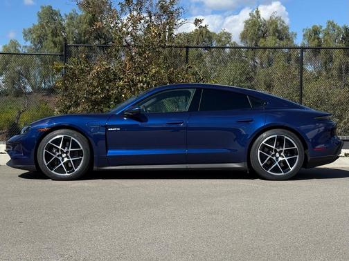 2025 Porsche Taycan 