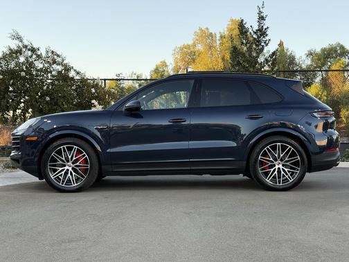 2025 Porsche Cayenne S