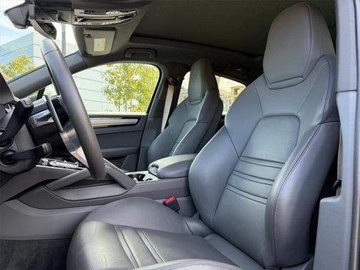 2023 Porsche Cayenne Platinum Edition