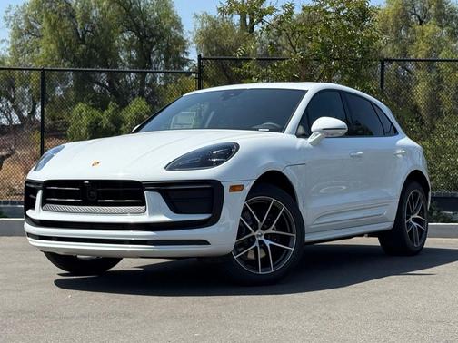 2025 Porsche Macan Loaner