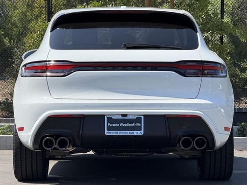 2025 Porsche Macan Loaner