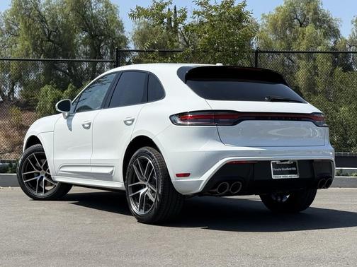 2025 Porsche Macan Loaner