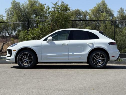 2025 Porsche Macan Loaner
