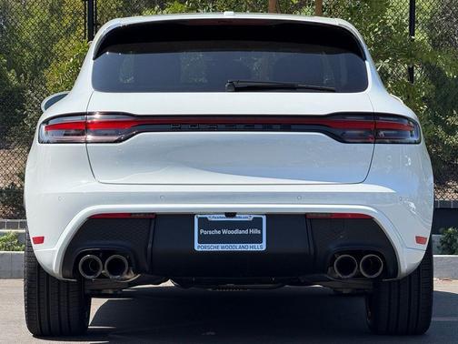 2025 Porsche Macan Loaner