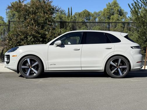 2026 Porsche Cayenne GTS