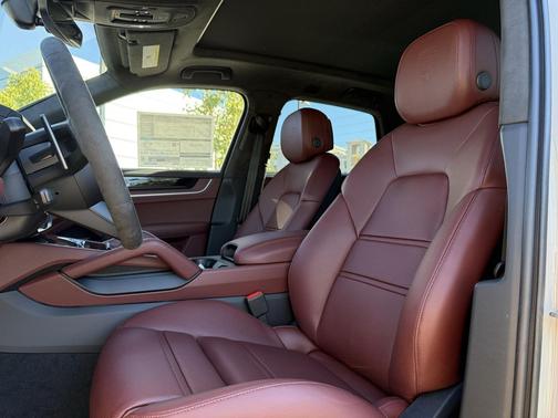 2026 Porsche Cayenne GTS