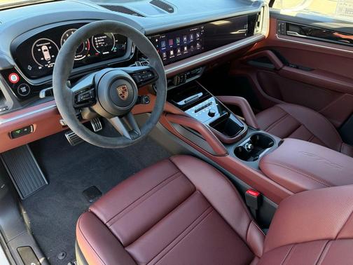 2026 Porsche Cayenne GTS