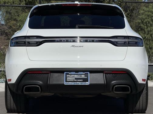 2024 Porsche Macan Base (PDK)