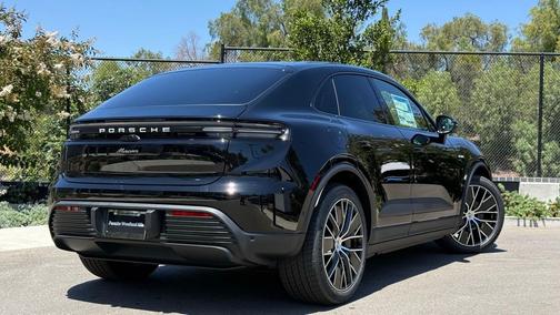 2026 Porsche Macan Macan Electric
