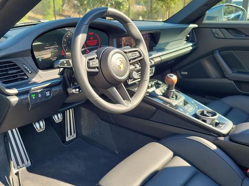 2025 Porsche 911 Carrera T