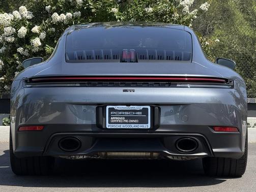 2025 Porsche 911 Carrera
