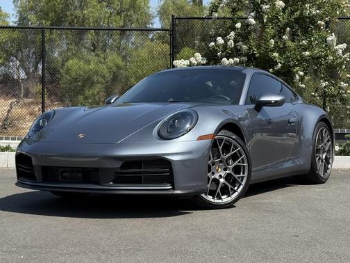 2025 Porsche 911 Carrera