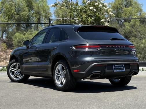 2024 Porsche Macan Base (PDK)