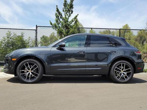 2025 Porsche Macan Base