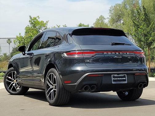 2025 Porsche Macan Base