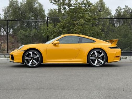 2025 Porsche 911 Carrera