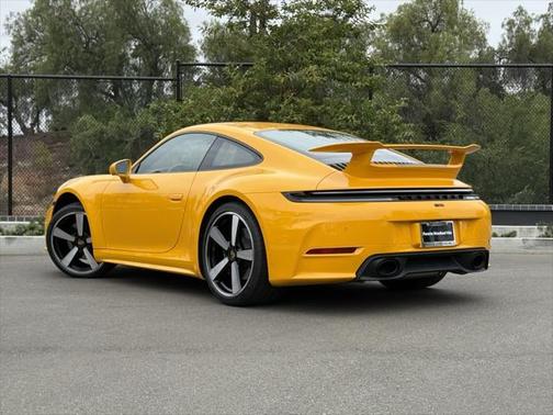 2025 Porsche 911 Carrera