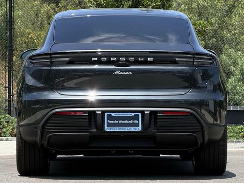 2026 Porsche Macan Macan Electric