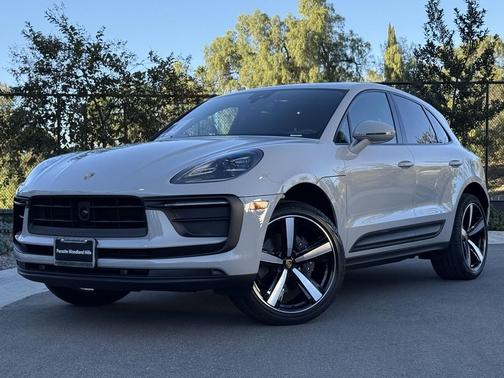 2025 Porsche Macan Loaner