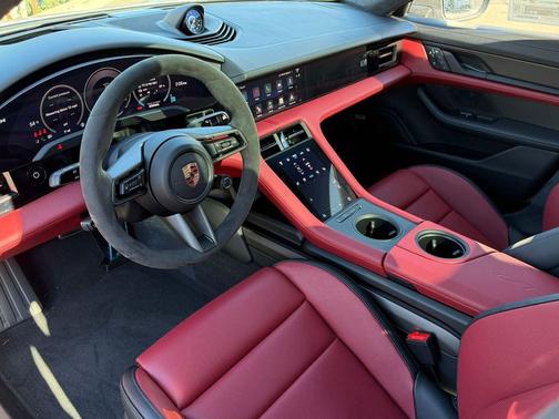 2026 Porsche Taycan GTS