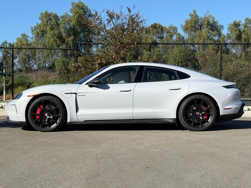 2026 Porsche Taycan GTS