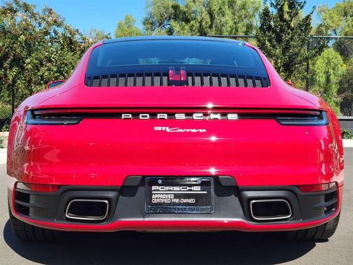 2022 Porsche 911 Carrera