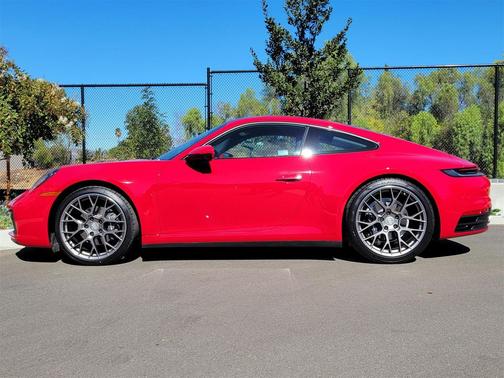 2022 Porsche 911 Carrera