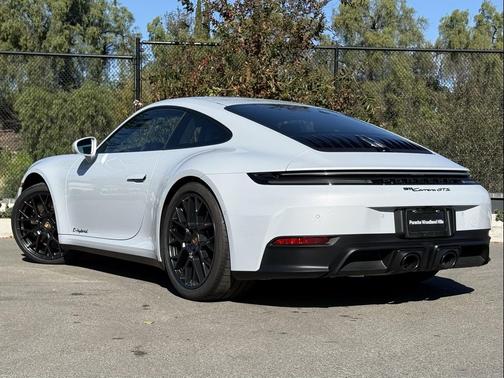 2026 Porsche 911 Carrera GTS