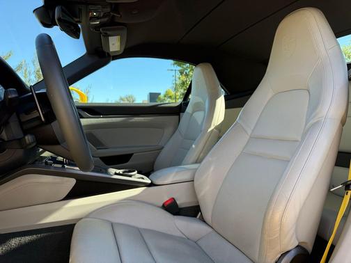 2021 Porsche 911 Carrera