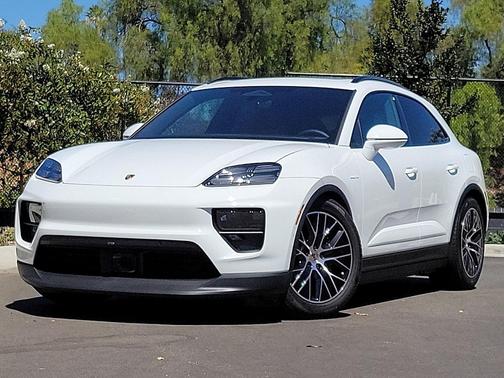 2025 Porsche Macan 4